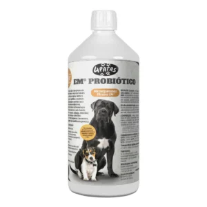 Uma garrafa de EM Probiótico com os Microorganismos Eficazes para Animais